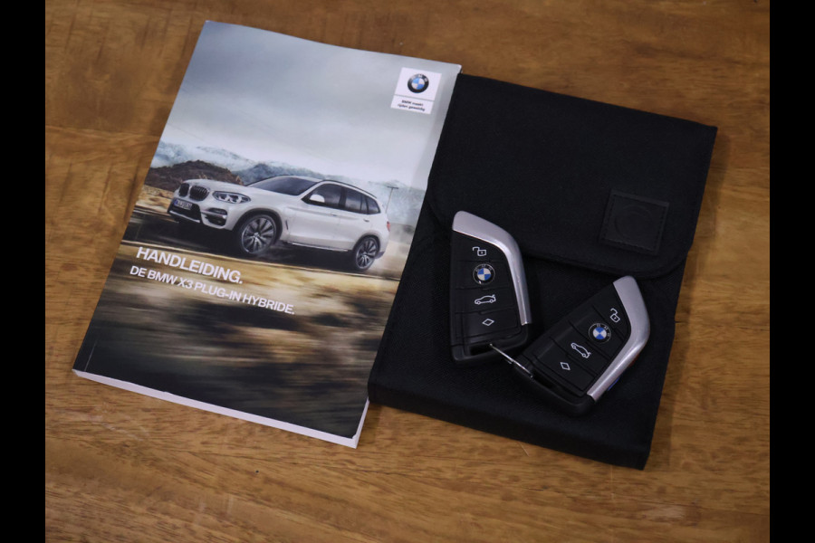 BMW X3 xDrive30e M Sport [SCHUIFKANTELDAK, LEDER, APPLE CARPLAY, CAMERA, ELEK. ACHTERKLEP, DIGITAL DASH, NAVIGATIE, CRUISE, NIEUWSTAAT]