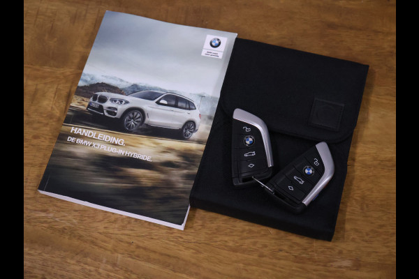 BMW X3 xDrive30e M Sport [SCHUIFKANTELDAK, LEDER, APPLE CARPLAY, CAMERA, ELEK. ACHTERKLEP, DIGITAL DASH, NAVIGATIE, CRUISE, NIEUWSTAAT]