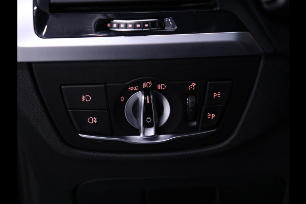 BMW X3 xDrive30e M Sport [SCHUIFKANTELDAK, LEDER, APPLE CARPLAY, CAMERA, ELEK. ACHTERKLEP, DIGITAL DASH, NAVIGATIE, CRUISE, NIEUWSTAAT]