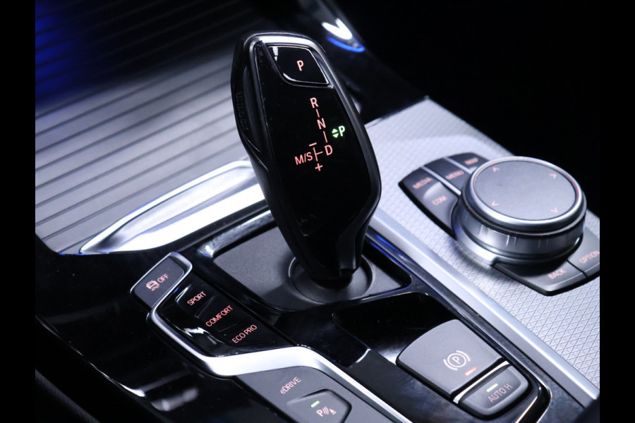 BMW X3 xDrive30e M Sport [SCHUIFKANTELDAK, LEDER, APPLE CARPLAY, CAMERA, ELEK. ACHTERKLEP, DIGITAL DASH, NAVIGATIE, CRUISE, NIEUWSTAAT]