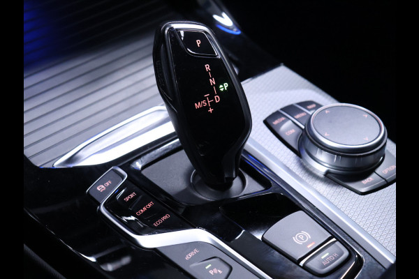 BMW X3 xDrive30e M Sport [SCHUIFKANTELDAK, LEDER, APPLE CARPLAY, CAMERA, ELEK. ACHTERKLEP, DIGITAL DASH, NAVIGATIE, CRUISE, NIEUWSTAAT]