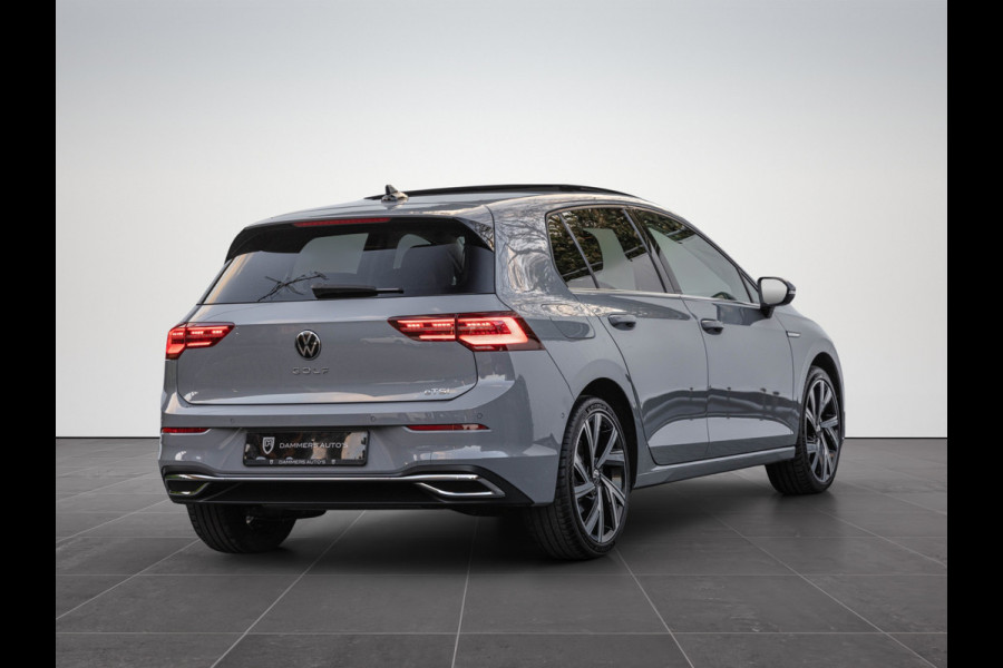 Volkswagen Golf 1.5 eTSI Style Pano LED Trekhaak Leder 18''