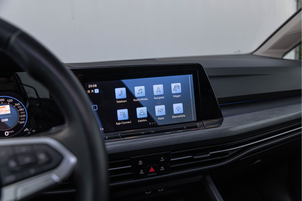 Volkswagen Golf 1.5 eTSI Style Pano LED Trekhaak Leder 18''