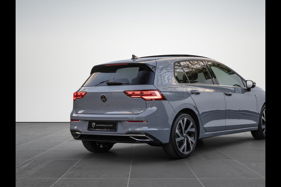 Volkswagen Golf 1.5 eTSI Style Pano LED Trekhaak Leder 18''