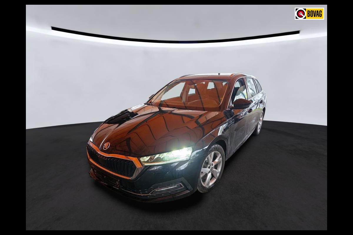 Škoda Octavia Combi 1.4 TSI iV PHEV * Digitale teller * Stoelverwarming * Side assist *