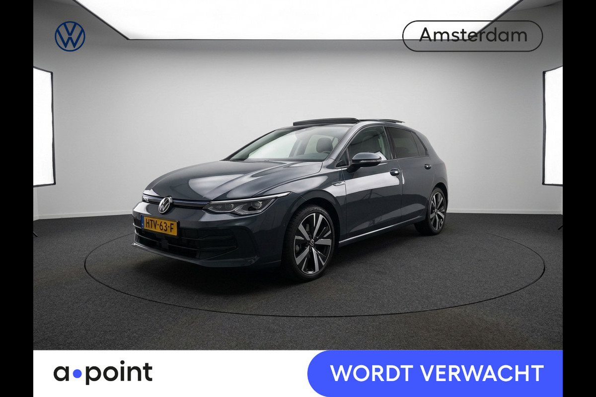 Volkswagen Golf 1.5 eHybrid Life Edition 204 pk Automaat (DSG) | Verlengde garantie | Panoramadak | Parkeersensoren (Park assist) | Achteruitrijcamera |