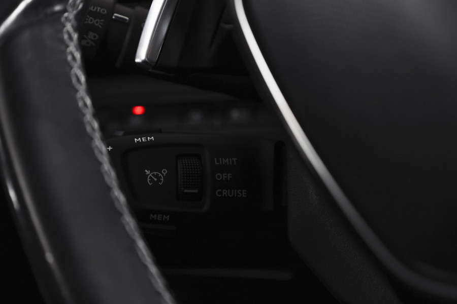 Peugeot 3008 1.6 HYbrid 225 Blue Lease Allure - Automaat Orig. NL | Dig. Cockpit | Cruise | PDC | Camera | NAV  + App. Connect | ECC | Elek. Klep | LM 17" |