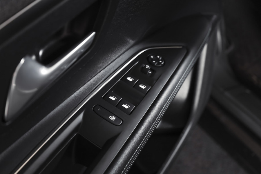 Peugeot 3008 1.6 HYbrid 225 Blue Lease Allure - Automaat Orig. NL | Dig. Cockpit | Cruise | PDC | Camera | NAV  + App. Connect | ECC | Elek. Klep | LM 17" |