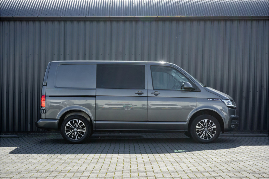 Volkswagen Transporter T6.1 2.0 TDI BULLI | L1H1 | 150PK | LED | Automaat | Camera | Carplay | PDC | Trekhaak