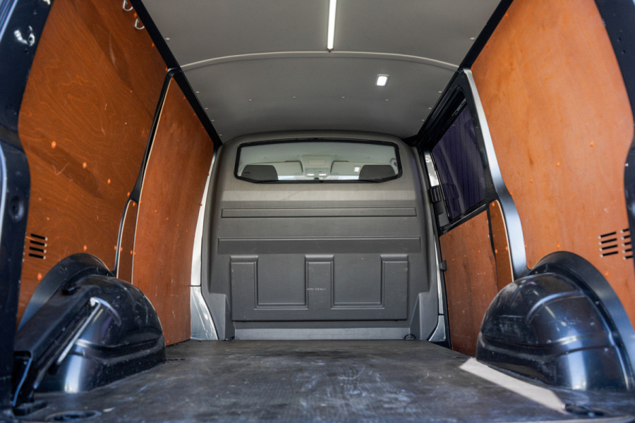 Volkswagen Transporter T6.1 2.0 TDI BULLI | L1H1 | 150PK | LED | Automaat | Camera | Carplay | PDC | Trekhaak