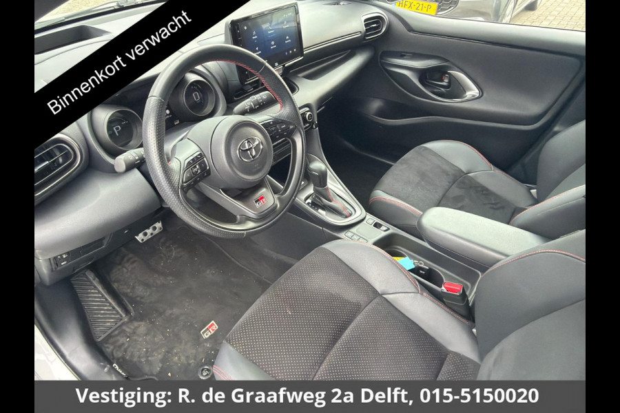 Toyota Yaris 1.5 Hybrid GR Sport Naviagtie | JBL Audio | Parkeersensoren | HUD | Apple Carplay/Android Auto