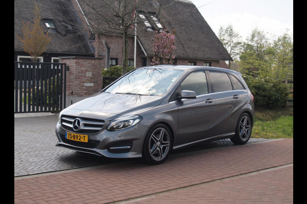 Mercedes-Benz B-Klasse 180 Business Solution Plus Upgrade Edition | Camera | Trekhaak | Stoelverwarming | LED | Cruise Control |