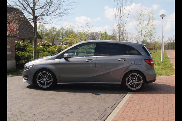 Mercedes-Benz B-Klasse 180 Business Solution Plus Upgrade Edition | Camera | Trekhaak | Stoelverwarming | LED | Cruise Control |