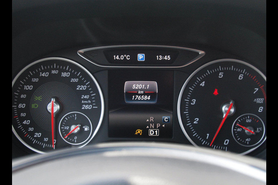 Mercedes-Benz B-Klasse 180 Business Solution Plus Upgrade Edition | Camera | Trekhaak | Stoelverwarming | LED | Cruise Control |