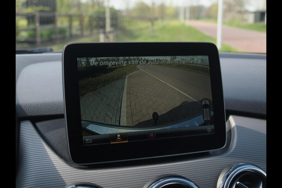 Mercedes-Benz B-Klasse 180 Business Solution Plus Upgrade Edition | Camera | Trekhaak | Stoelverwarming | LED | Cruise Control |