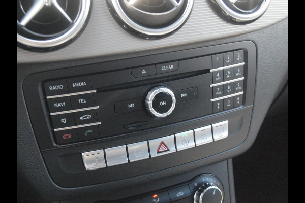 Mercedes-Benz B-Klasse 180 Business Solution Plus Upgrade Edition | Camera | Trekhaak | Stoelverwarming | LED | Cruise Control |