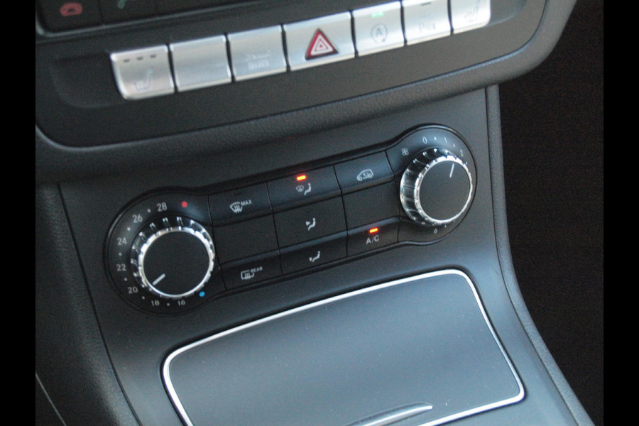 Mercedes-Benz B-Klasse 180 Business Solution Plus Upgrade Edition | Camera | Trekhaak | Stoelverwarming | LED | Cruise Control |