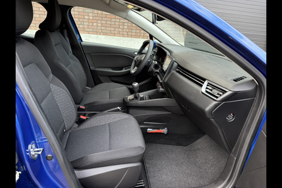 Renault Clio 1.0 TCe / Navigatie / Apple CarPlay - Android / 1e Eigenaar / ALL-Season banden / Cruise Control / PDC met optische w