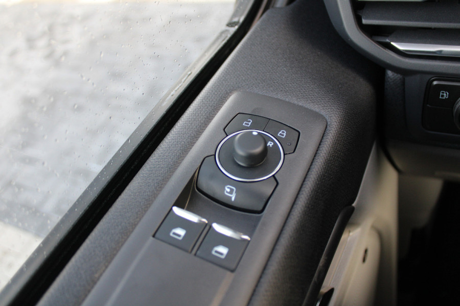 Ford Tourneo Custom 340 2.5 PHEV L2H1 Titanium X 232pk - ACC - Pano - B&O - Elek. schuifdeuren - 360 camera - Elek-Trekhaak - Prijs excl. BTW