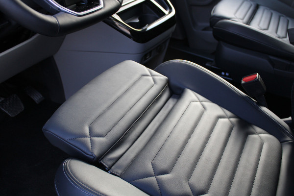 Ford Tourneo Custom 340 2.5 PHEV L2H1 Titanium X 232pk - ACC - Pano - B&O - Elek. schuifdeuren - 360 camera - Elek-Trekhaak - Prijs excl. BTW