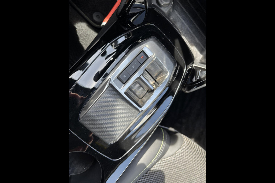 Peugeot 208 1.2 Hybrid 145 e-DCS6 GT | Rijklaar geleverd incl 12 maanden BOVAG garantie! |