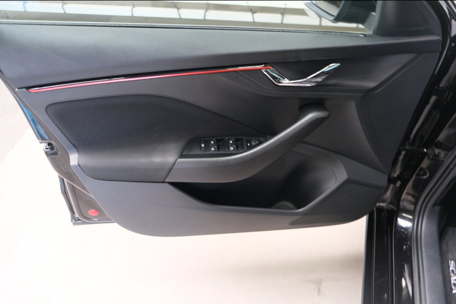 Škoda SCALA 1.0 TSI Sport Business Automaat - N.A.P. Airco, Cruise, PDC, Camera, Navi, Carplay, Trekhaak.