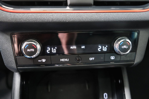 Škoda SCALA 1.0 TSI Sport Business Automaat - N.A.P. Airco, Cruise, PDC, Camera, Navi, Carplay, Trekhaak.