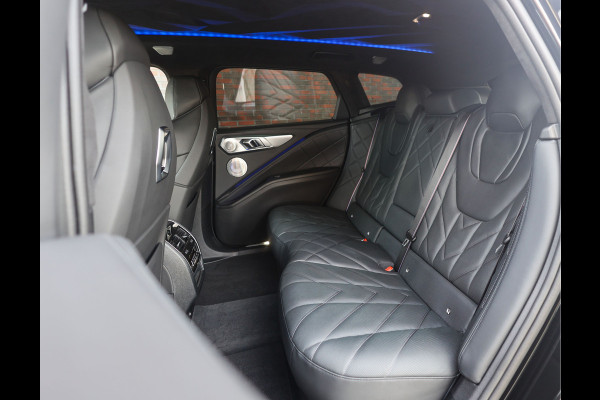 BMW XM PHEV 30 kWh | Bowers & Wilkins - Trekhaak