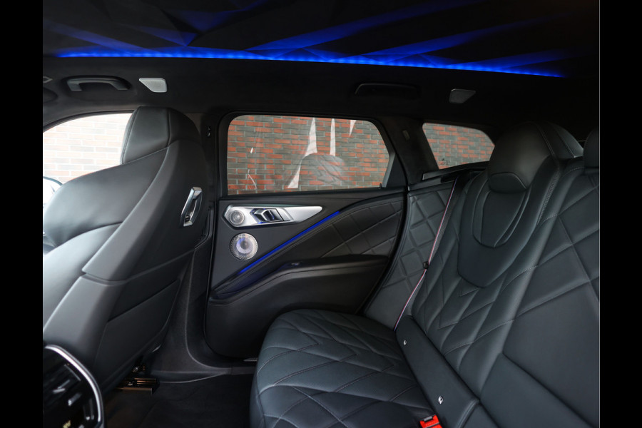 BMW XM PHEV 30 kWh | Bowers & Wilkins - Trekhaak