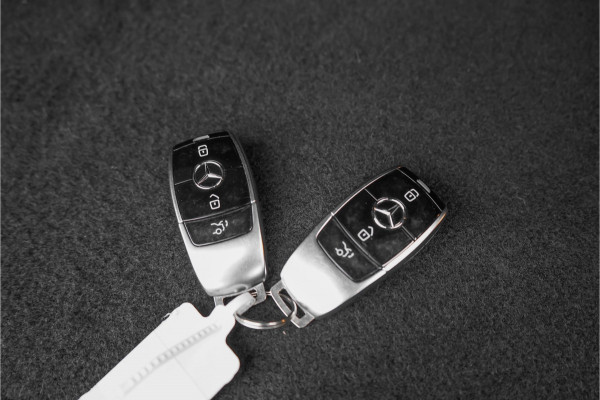 Mercedes-Benz E-Klasse Cabrio 200 AMG Line Camera Memory Nekverwarming CarPlay