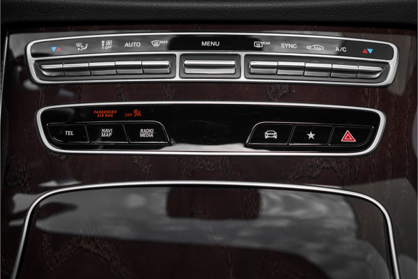 Mercedes-Benz E-Klasse Cabrio 200 AMG Line Camera Memory Nekverwarming CarPlay
