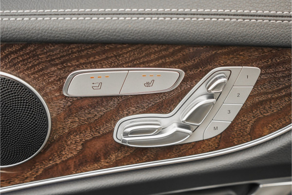 Mercedes-Benz E-Klasse Cabrio 200 AMG Line Camera Memory Nekverwarming CarPlay