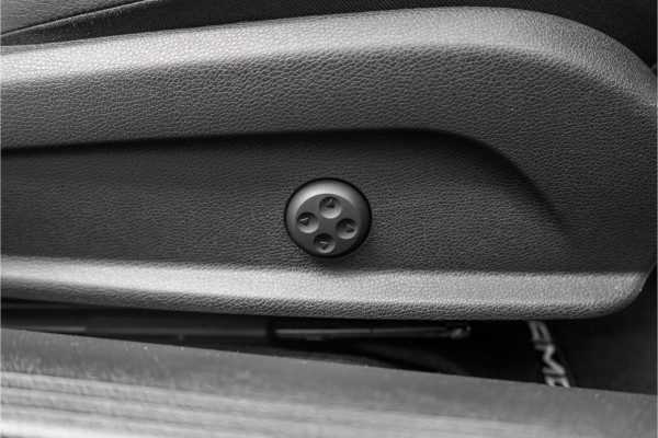 Mercedes-Benz E-Klasse Cabrio 200 AMG Line Camera Memory Nekverwarming CarPlay