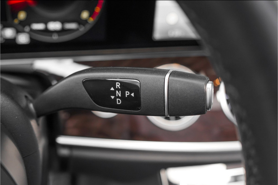 Mercedes-Benz E-Klasse Cabrio 200 AMG Line Camera Memory Nekverwarming CarPlay