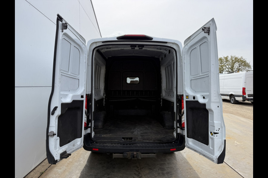 Ford Transit DC 2.0 TDCI L3H2 130PK 6- persoons Dubbele cabine L3H2 Trekhaak Parkeersensoren voor