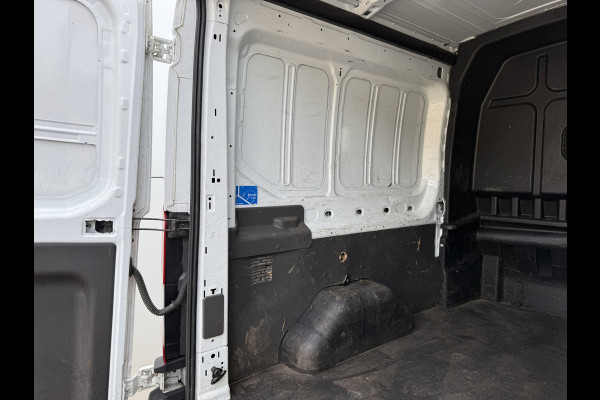 Ford Transit DC 2.0 TDCI L3H2 130PK 6- persoons Dubbele cabine L3H2 Trekhaak Parkeersensoren voor