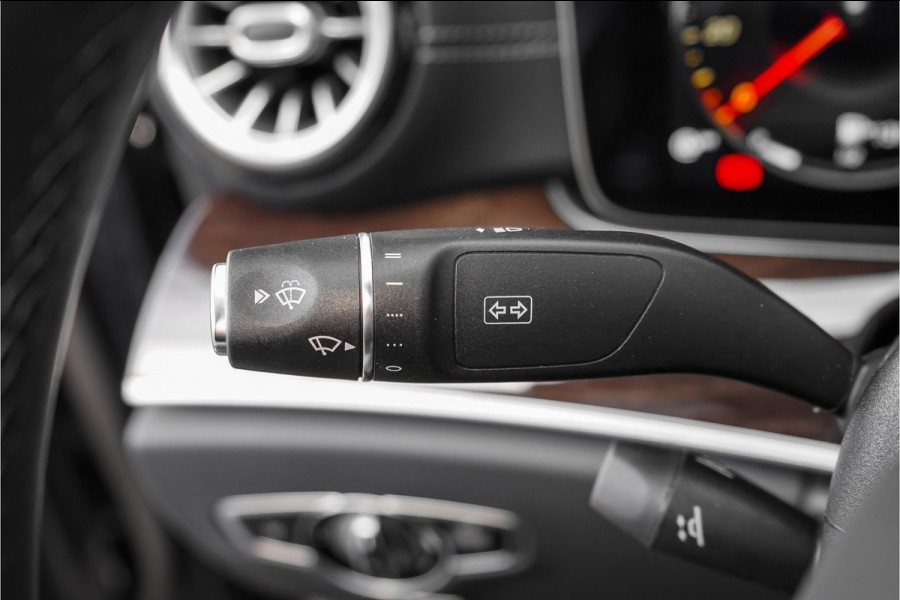 Mercedes-Benz E-Klasse Cabrio 200 AMG Line Camera Memory Nekverwarming CarPlay