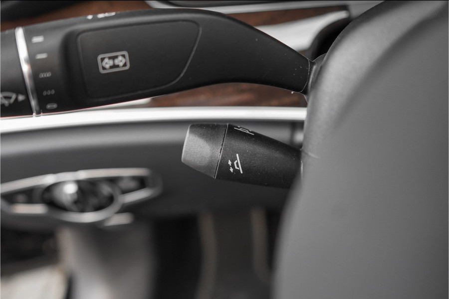 Mercedes-Benz E-Klasse Cabrio 200 AMG Line Camera Memory Nekverwarming CarPlay