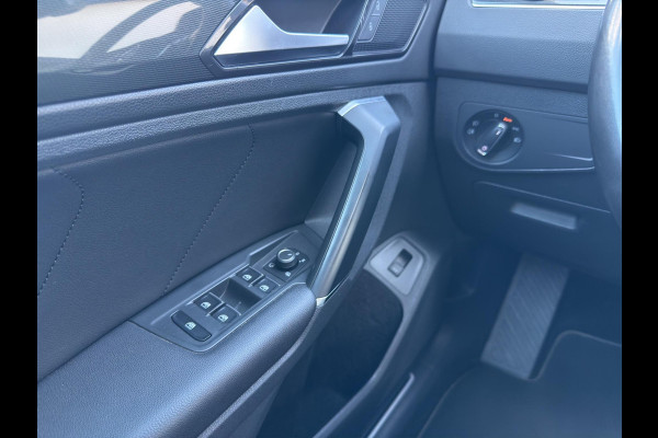 Volkswagen Tiguan 2.0 TSI 4Motion Highline Business R-Line Exterieur | Pano | Leder Elektr. stoelen en verw.| 20"| Digitaal Display |