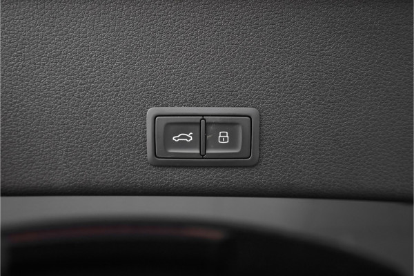 Audi e-tron 55 Quattro 95 kWh S-Line Pano B&O BTW