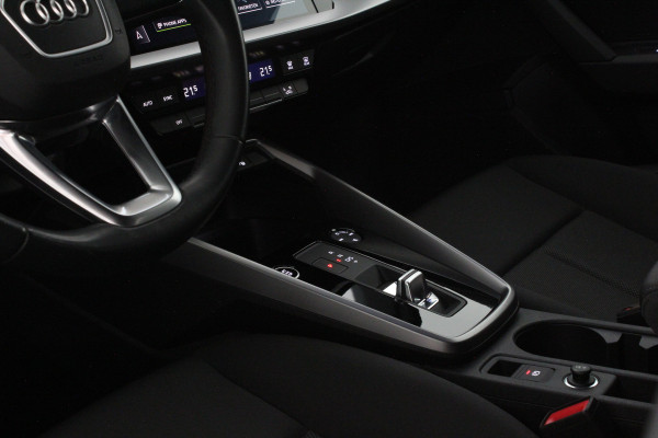 Audi A3 Sportback 40 TFSI e S line > 204pk/Daytona/17inch/Sport-design (S-line)