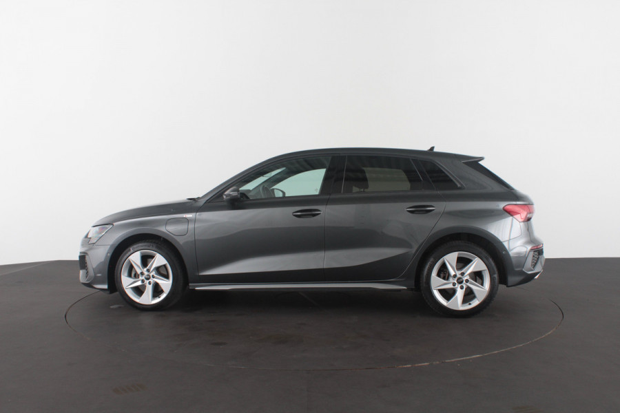 Audi A3 Sportback 40 TFSI e S line > 204pk/Daytona/17inch/Sport-design (S-line)