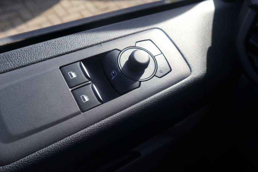 Ford Custom 2.0 TDci L1 H1 Trend Airco Apple Carplay Camera