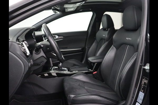 Kia Ceed 1.0 T-GDi GT-Line | Panoramadak | Leder/Alcantara | Stoelverwarming | Carplay | Keyless | Stuurverwarming | Digital Cockpit | Sportstoelen | Navigatie | Full LED | Camera | Dodehoek detectie