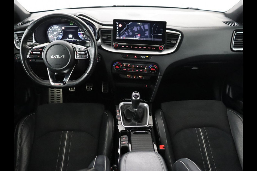 Kia Ceed 1.0 T-GDi GT-Line | Panoramadak | Leder/Alcantara | Stoelverwarming | Carplay | Keyless | Stuurverwarming | Digital Cockpit | Sportstoelen | Navigatie | Full LED | Camera | Dodehoek detectie