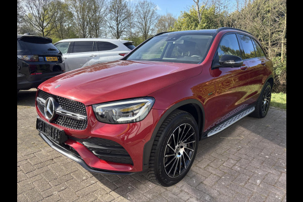 Mercedes-Benz GLC 300e 4MATIC AMG Line | PHEV | Plug-in Hybride | 320pk | Panoramadak | Stoelverwarming | 360 camera | Burmester audio