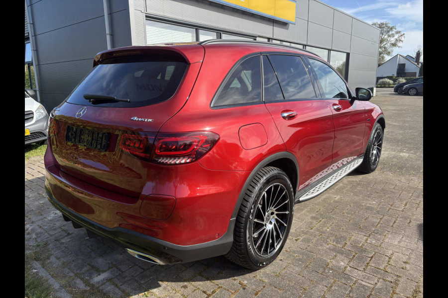Mercedes-Benz GLC 300e 4MATIC AMG Line | PHEV | Plug-in Hybride | 320pk | Panoramadak | Stoelverwarming | 360 camera | Burmester audio