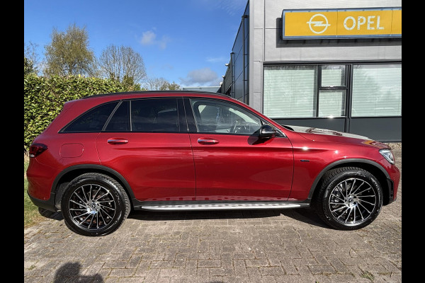 Mercedes-Benz GLC 300e 4MATIC AMG Line | PHEV | Plug-in Hybride | 320pk | Panoramadak | Stoelverwarming | 360 camera | Burmester audio