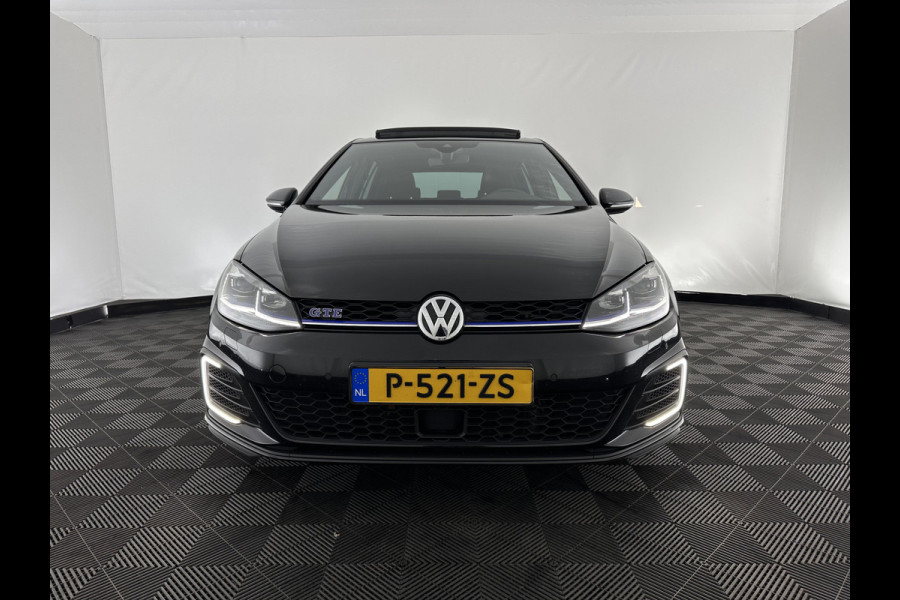 Volkswagen Golf 1.4 TSI PHEV GTE (Plug-in) Aut. *PANO | ADAPTIVE-CRUISE | FULL-LED | DIGI-COCKPIT | BLINDSPOT | HEATED-SPORTSEATS | KEYLESS | NAVI-FULLMAP | AMBIENT-LIGHT | SHIFT-PADDLES | PRIVACY-GLASS | ECC | PDC | 18''ALU*