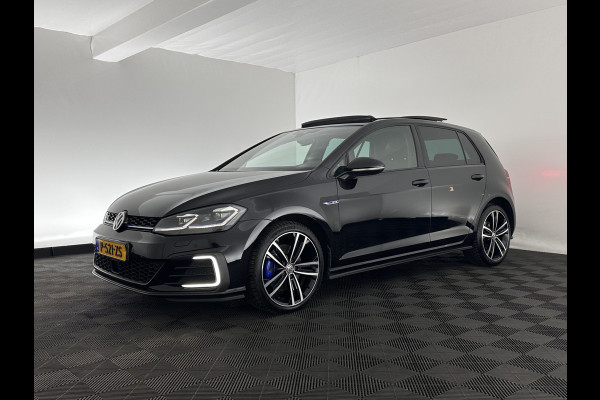 Volkswagen Golf 1.4 TSI PHEV GTE (Plug-in) Aut. *PANO | ADAPTIVE-CRUISE | FULL-LED | DIGI-COCKPIT | BLINDSPOT | HEATED-SPORTSEATS | KEYLESS | NAVI-FULLMAP | AMBIENT-LIGHT | SHIFT-PADDLES | PRIVACY-GLASS | ECC | PDC | 18''ALU*